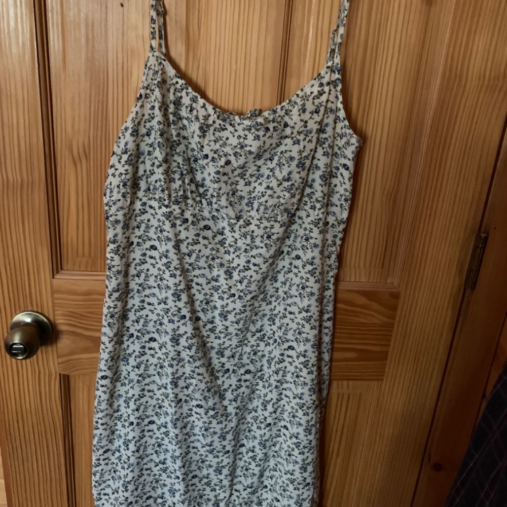 Sundress - Picture 2 of 3